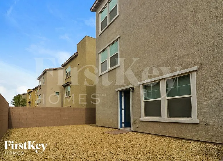 803 N Water St — Photo 15
