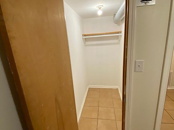 4th image of 2038 N Keeler Ave #G