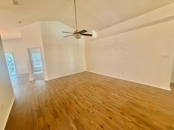 4th image of 544 Tall Oaks Ter