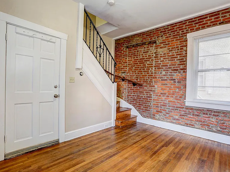 102 N Plum St — Photo 7
