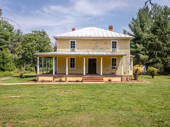 98 Cottonwood Ave, Grottoes, VA 24441