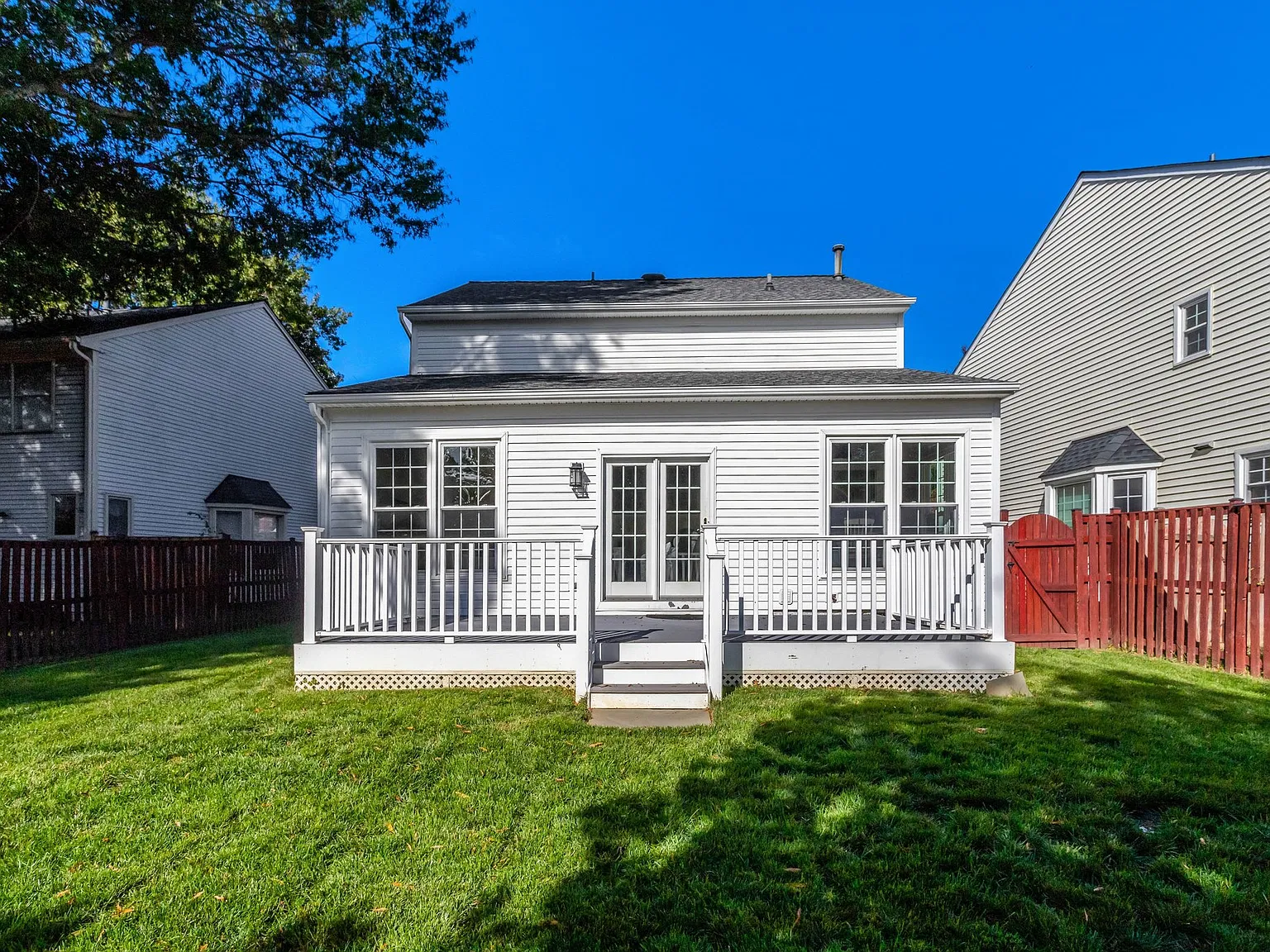 3 bed, 2.5 bath, 1896 sqft, $4,900 — Photo 3