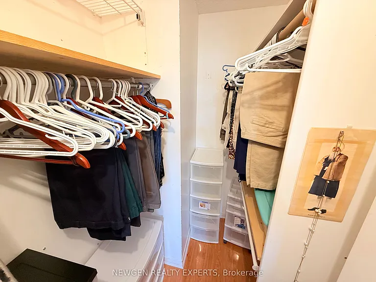 6013 Castlegrove Ct #UPPER — Photo 18