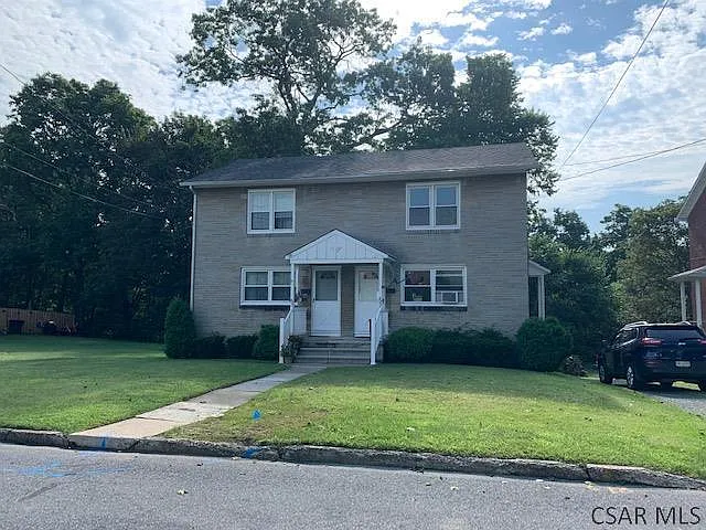 927 East Ave — Photo 1