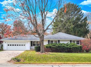 3675 Dixon Dr, Morris, IL 60450