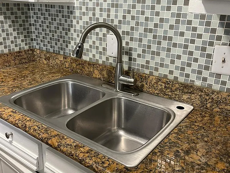 6402 Del Monte Dr #72 — Photo 9