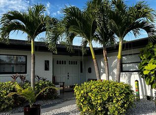 2992 Sunset Blvd, Belleair Bluffs, FL 33770