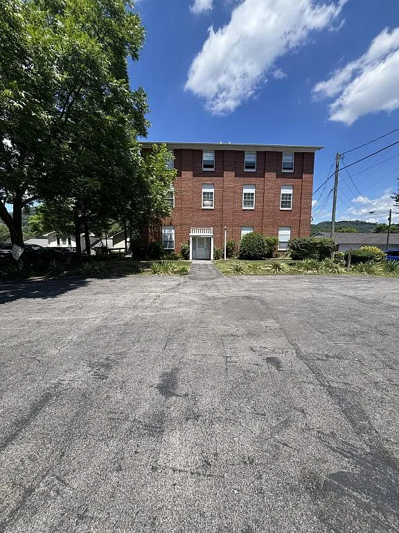 101 W Broadway St — Photo 2
