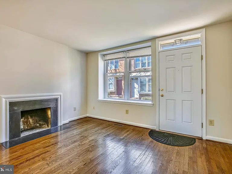 1525 Oronoco St — Photo 4