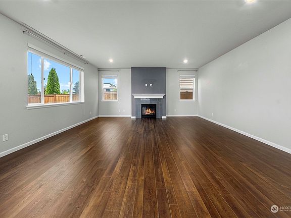 3rd image of 5501 24th Street NE