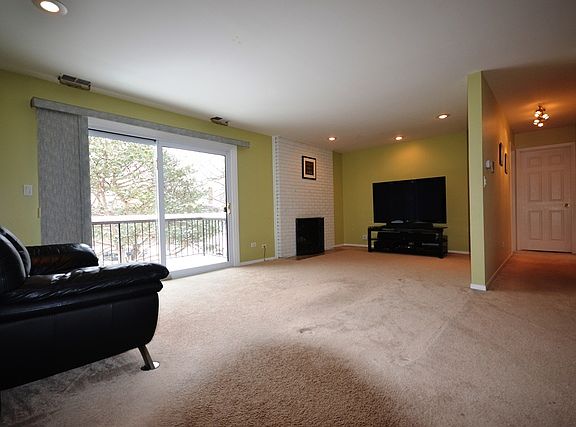 2nd image of 190 Grove Ave Unit C