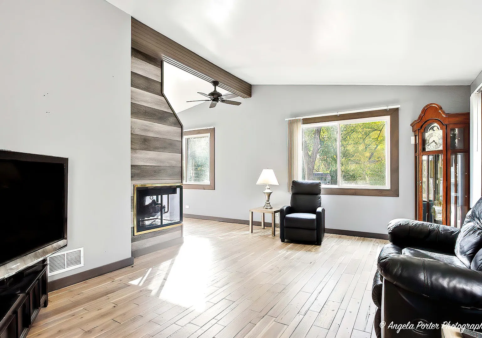 4 bed, 2360 sqft, $2,500 — Photo 3