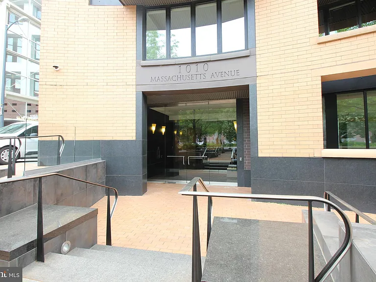 1010 Massachusetts Ave NW #605 — Photo 2