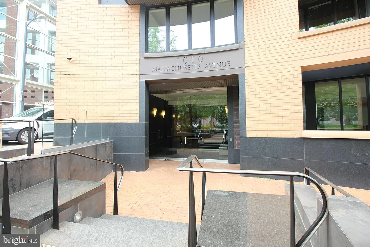 Building Photo - 1010 Massachusetts Ave NW #605