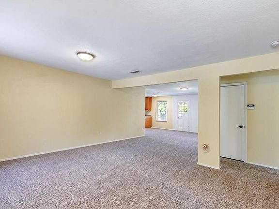 4th image of 1015 Fairfax Ct