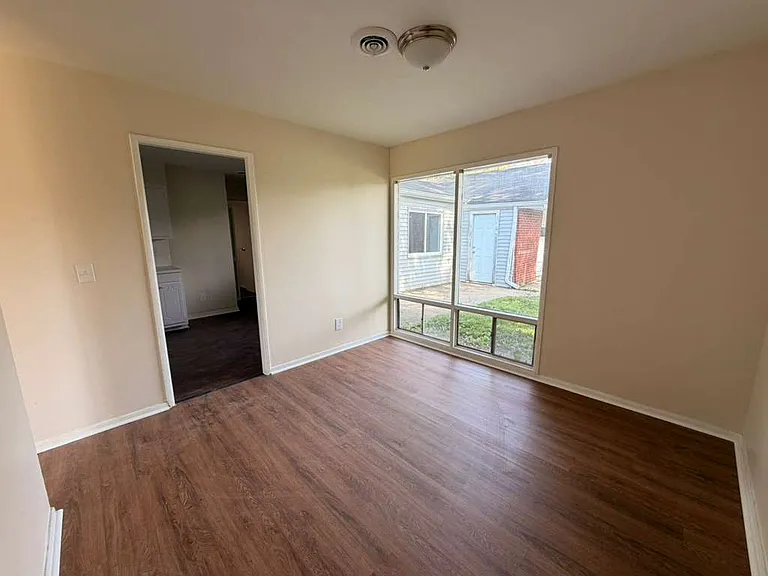736 W Northgate Pkwy — Photo 17