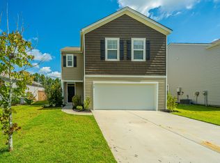 569 Wayton Cir, Moncks Corner, SC 29461
