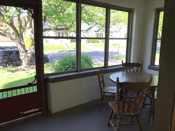 Screened in front porch
