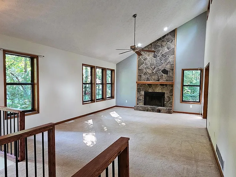 5053 Mackinac Dr — Photo 8