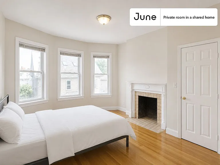 17 Highgate St #B — Photo 1