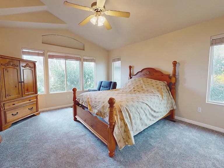 853 W Kestrel Ct — Photo 26