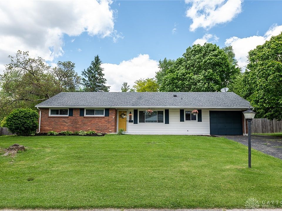 1st image of 211 Blackstone Dr