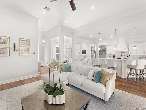 5th image of 5669 Chene Blanc Dr