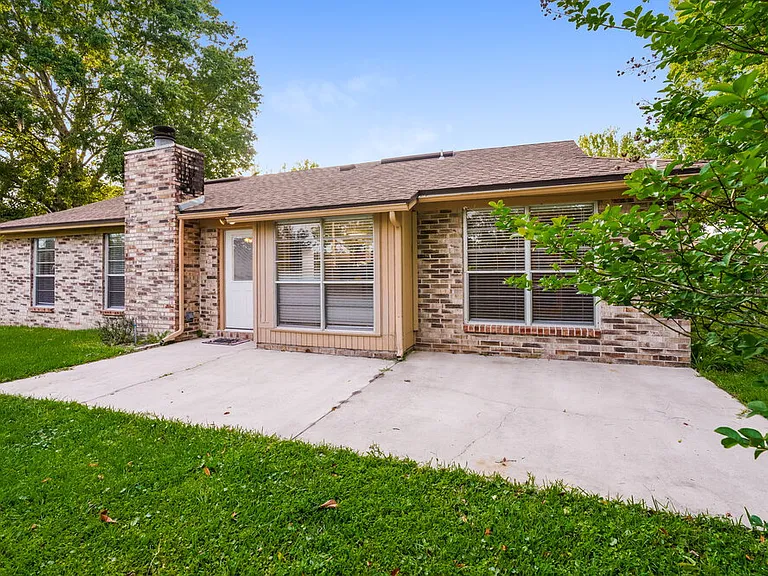 2677 Aberdeen Ct — Photo 19