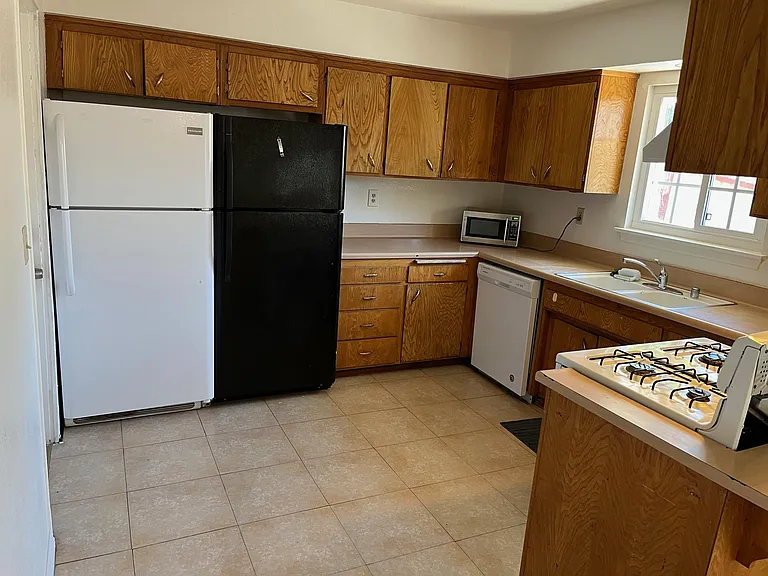 400 W Blaine St — Photo 24