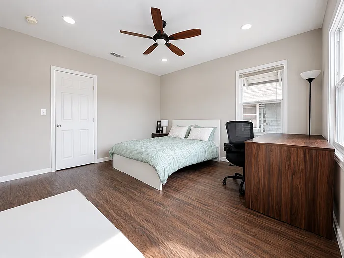 1 bed, 1.0 bath, $1,000 — Photo 3