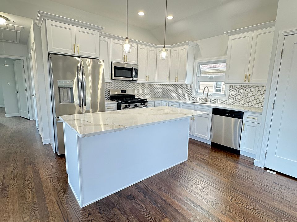 1st image of 457 Home Ave #2L
