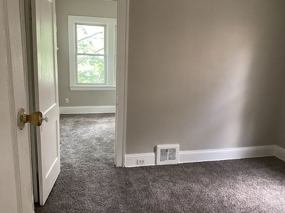 5th image of 3434 Beechwood Ave #Ave2