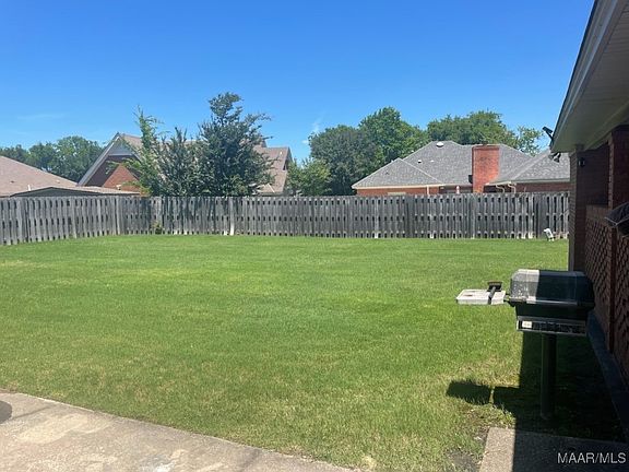 3rd image of 8827 Sturbridge Dr