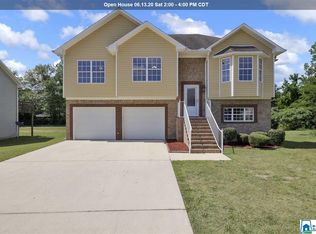 519 Woodhill Cove Dr, Bessemer, AL 35022