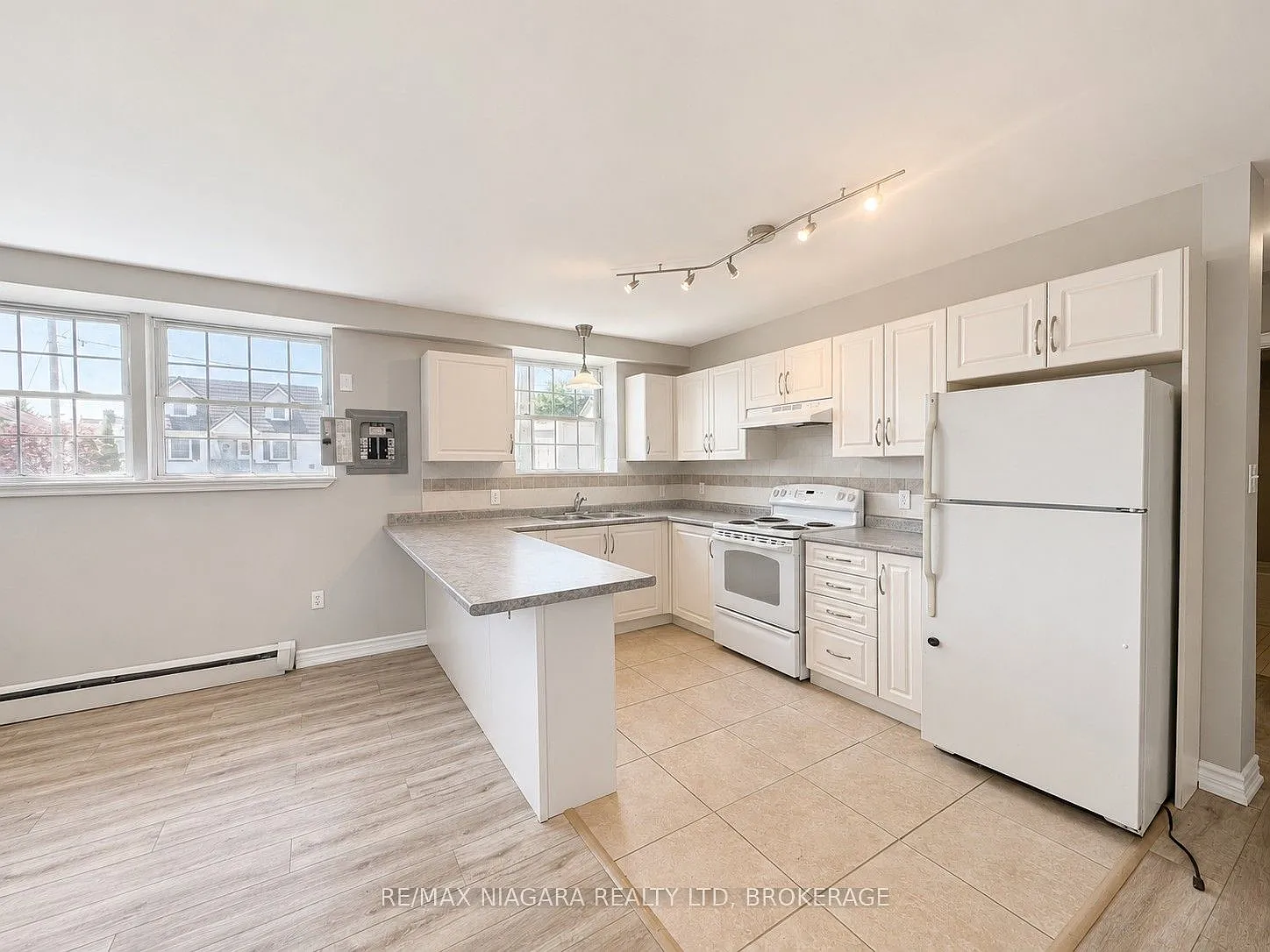 1 bed, $1,599 — Photo 4