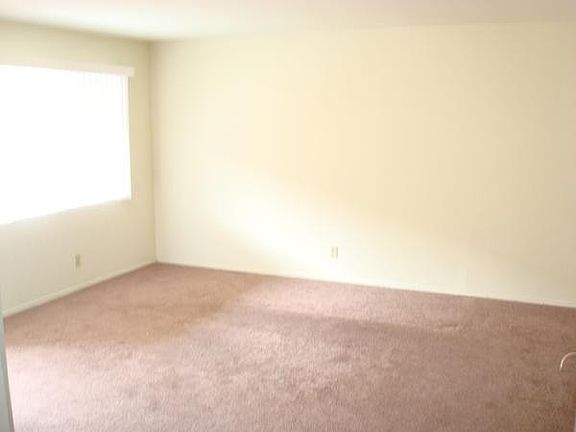 3rd image of 13616-22 S Kornblum Ave #36