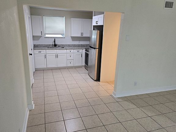 4th image of 5838 Yellow Pine Ct #C