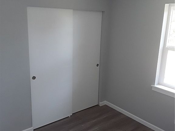 4th image of 312 Marine View Dr SW