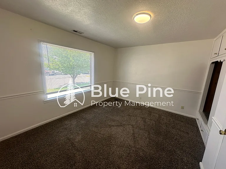 439 E Wyeth St — Photo 3