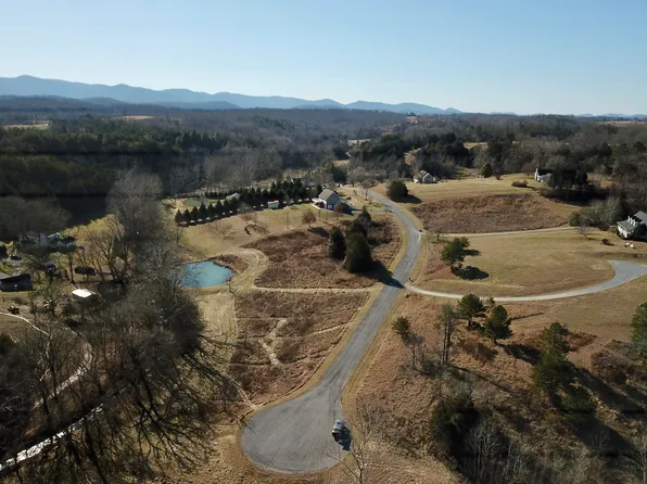 10 Park Vista Dr, Buchanan, VA 24066