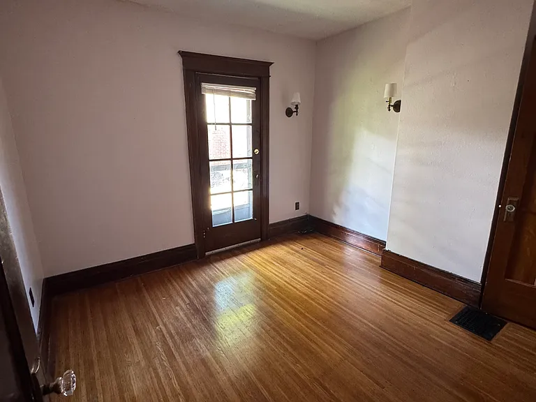 7 Vassar St — Photo 5