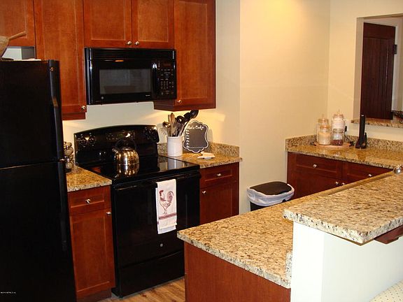 5th image of 965 Registry Blvd Unit 103