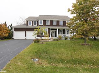 1425 Indian Grass Ln, Grayslake, IL 60030