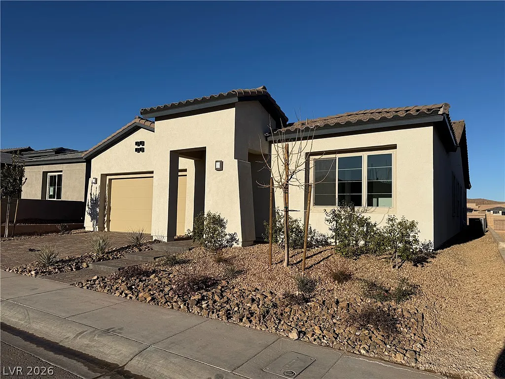 4 bed, 3.5 bath, 2620 sqft, $3,000 — Photo 3