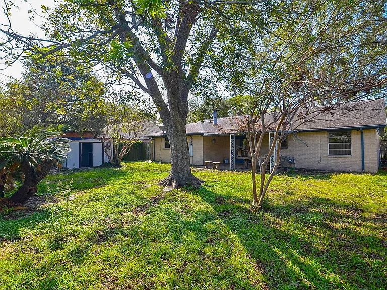 7327 Osage St — Photo 32