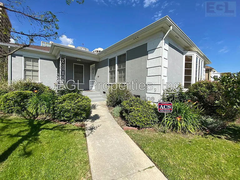 10749 Wellworth Ave — Photo 1
