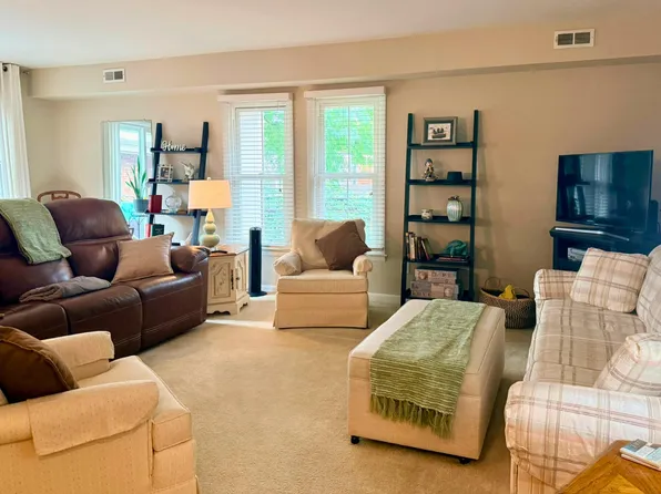 1555 Lafayette Dr APT B, Upper Arlington, OH 43220