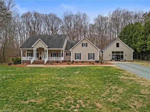 2524 Bellemont Alamance Rd, Burlington, NC 27215