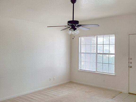 3rd image of 1300 Cinch Dr APT B