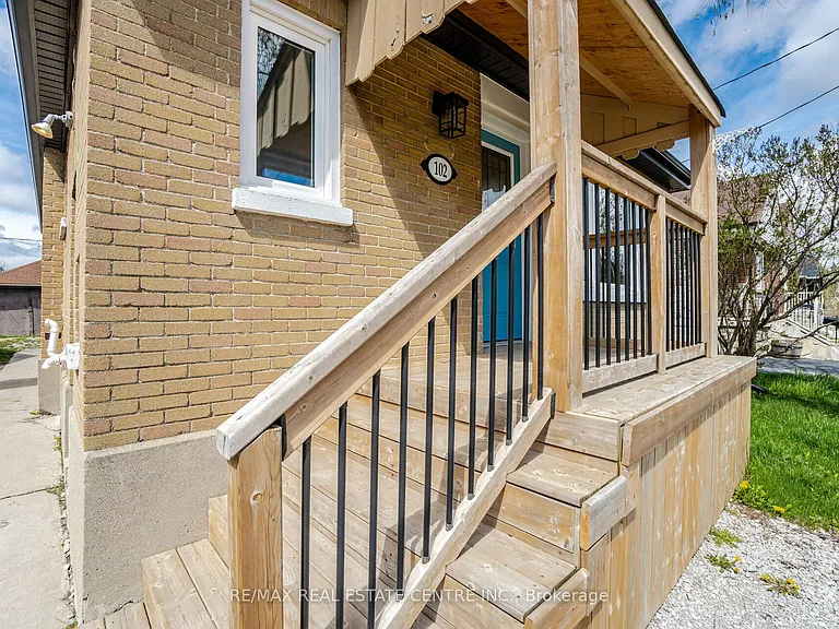 102 Wilson Rd S #UPPER LEVEL — Photo 3